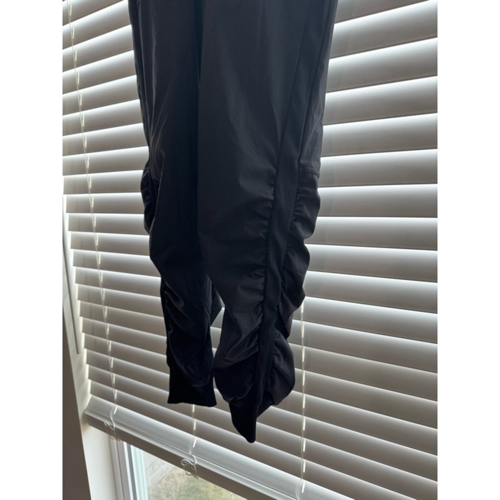 NWT Lululemon Beyond the Studio Jogger Black - Picture 4 of 13
